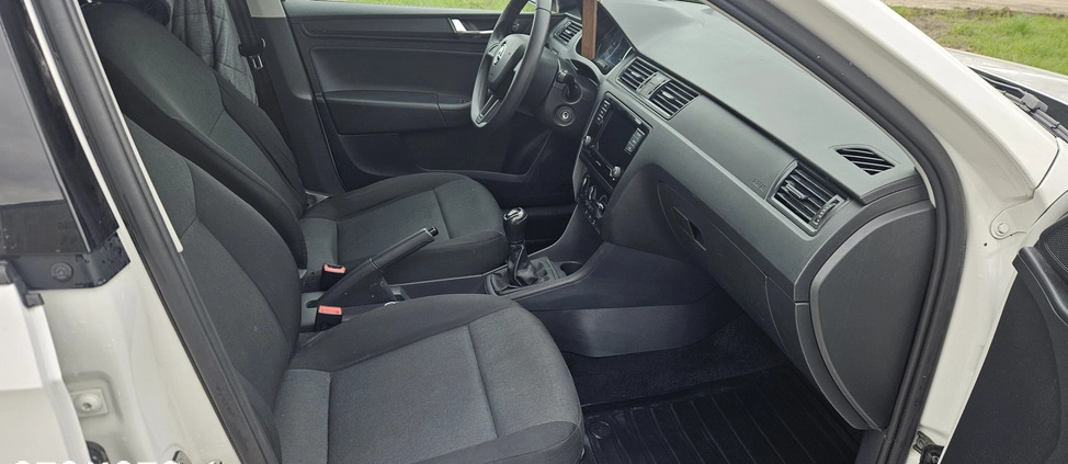 Skoda RAPID cena 21525 przebieg: 247000, rok produkcji 2018 z Strzelce Opolskie małe 46